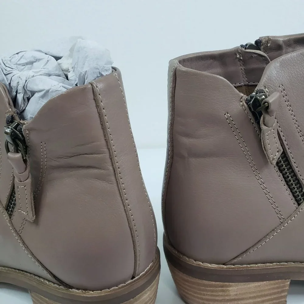 Softwalk Roselle Bootie in Taupe‎ - Size 8 Narrow